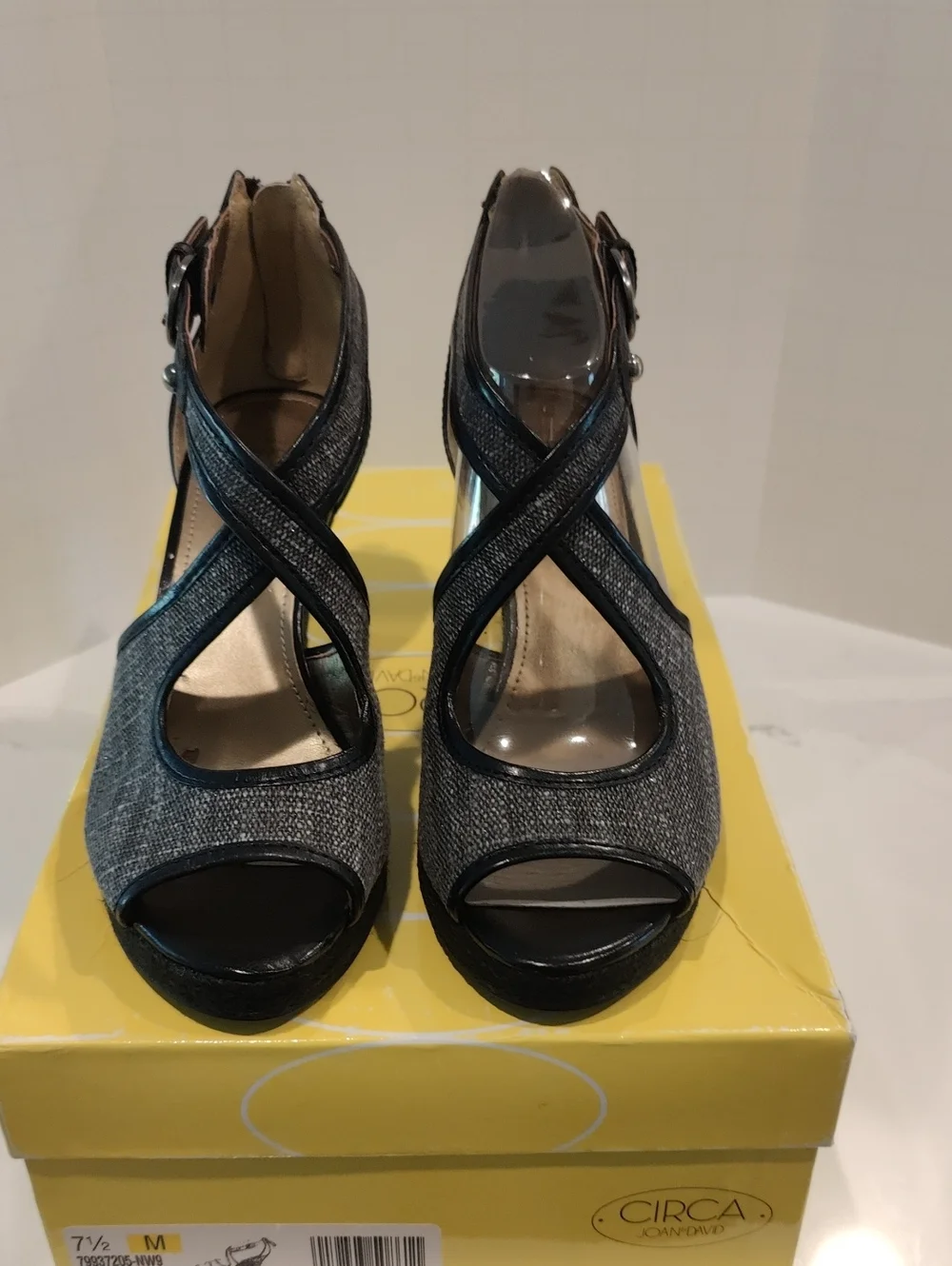 Circa Joan & David CJNandie Women’s Metallic Gray & Black  Wedge Sandals.
